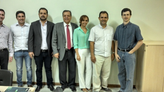 Soego, juntamente com CRO-GO e Colégio de CBMF,  reunido com o secretário Estadual de Saúde, Antônio Faleiros. (Foto: Soego)