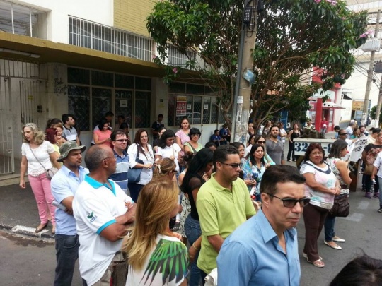Ato dos servidores municipais da Saúde de Goiânia, na Praça do Bandeirante.
